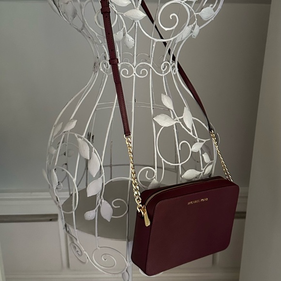 Michael Kors Jet Set Large Saffiano Leather Crossbody Bag - Brandy Red - Picture 2 of 6